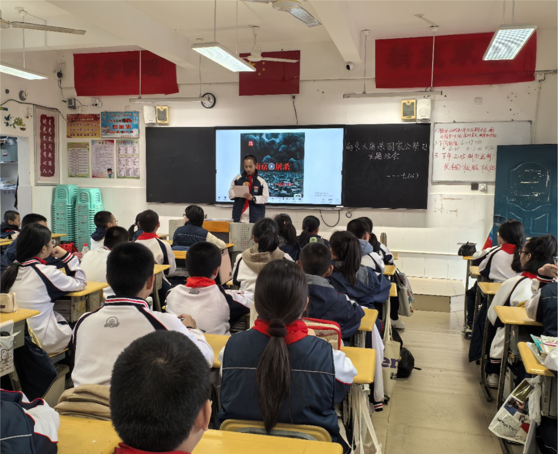 13号-柯丽清-班会课照片【11-20】-2.jpg